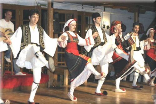 греческий танец Сиртаки