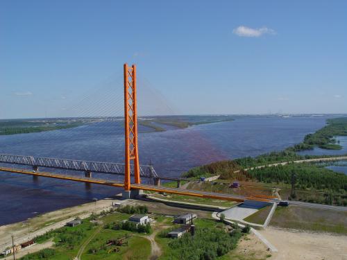 Вантовый мост через Обь в районе Сургута