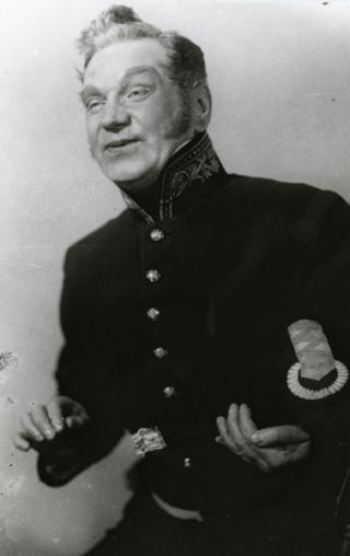 Ковров Георгий Иванович в роли почтмейстера Шпекина, 1938