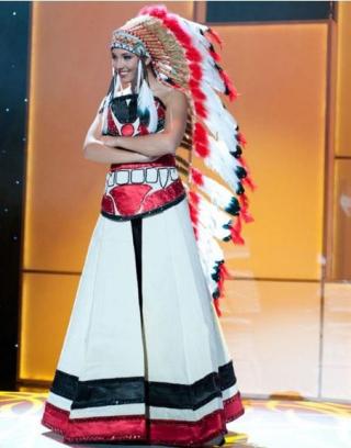 народный костюм Канады на &quot;Мисс Вселенная-2011&quot;