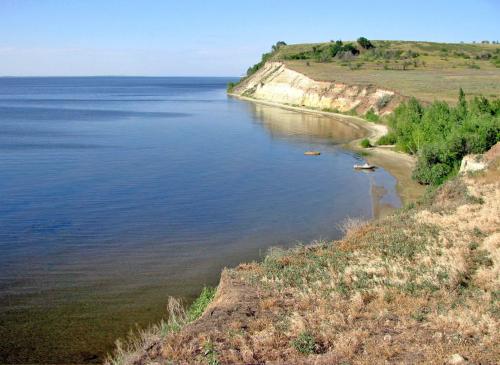берега Волгоградского водохранилища