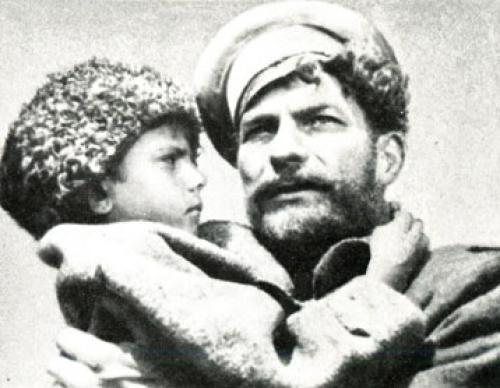 Григорий Мелехов с сыном