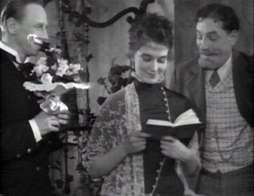 Нина Алисова в роли Ларисы из к/ф &quot;Бесприданница&quot; 1936