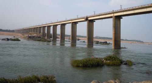 мост через реку Годавари