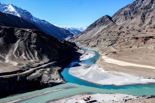 река Инд в Гималаях