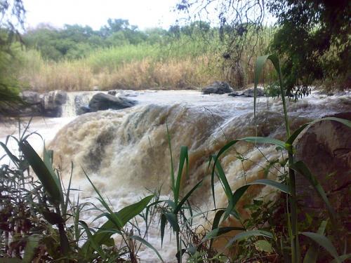 каскадный водопад на реке Лерма