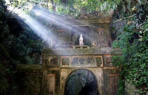 Храм в Мраморных горах, Вьетнам